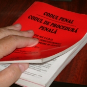 Insulta şi calomnia, reintroduse clandestin în Codul Penal