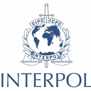 Un traficant de cocaină român, pe lista Interpolului a celor mai vânați infractori 