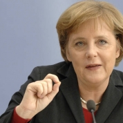 Angela Merkel salută graţierea lui Hodorkovski