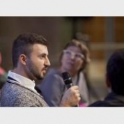 sursa foto: http://mobile.palazzograssi.it/en/gallery/meeting-adrian-ghenie