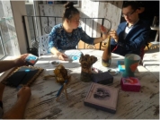 Doi dintre tinerii care vor lucra la întreprinderea socială lansată la Cluj