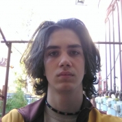 Tudor Helgiu, elevul devenit cunoscut după ce a fost trimis acasă din cauza părului lung: “Nu mai suntem pe vremea comunismului”